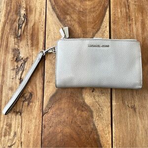 Michael Kors Double Zip Jet Set Pebbled Gray Leather Wristlet Wallet